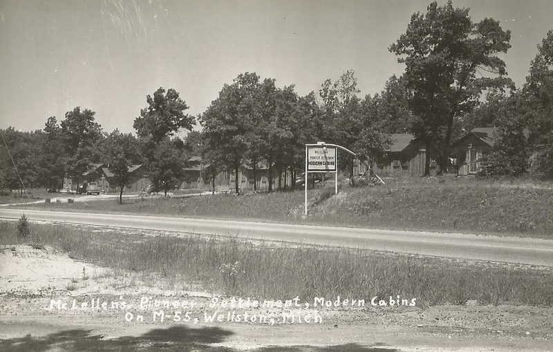 Pine Creek Lodge (McLellans Pioneer Settlement) - Vintage Postcard (newer photo)